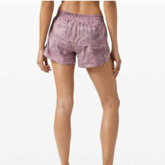 lululemon athletica hotty hot Women's Pink Camo Shorts - Picture 6 of 6